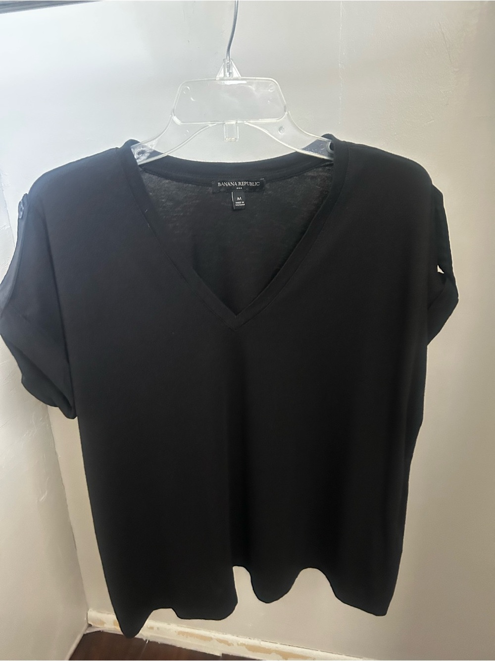Banana Republic Black V-Neck Short Sleeve Tee